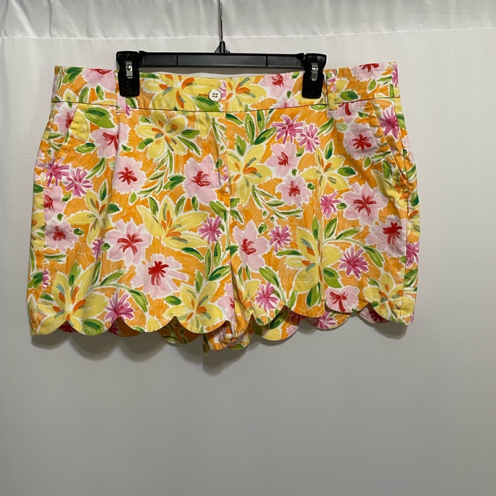 Crown & Ivy Scalloped Shorts